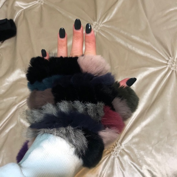 Jocelyn multi color fur mittens / gloves - Picture 2 of 4